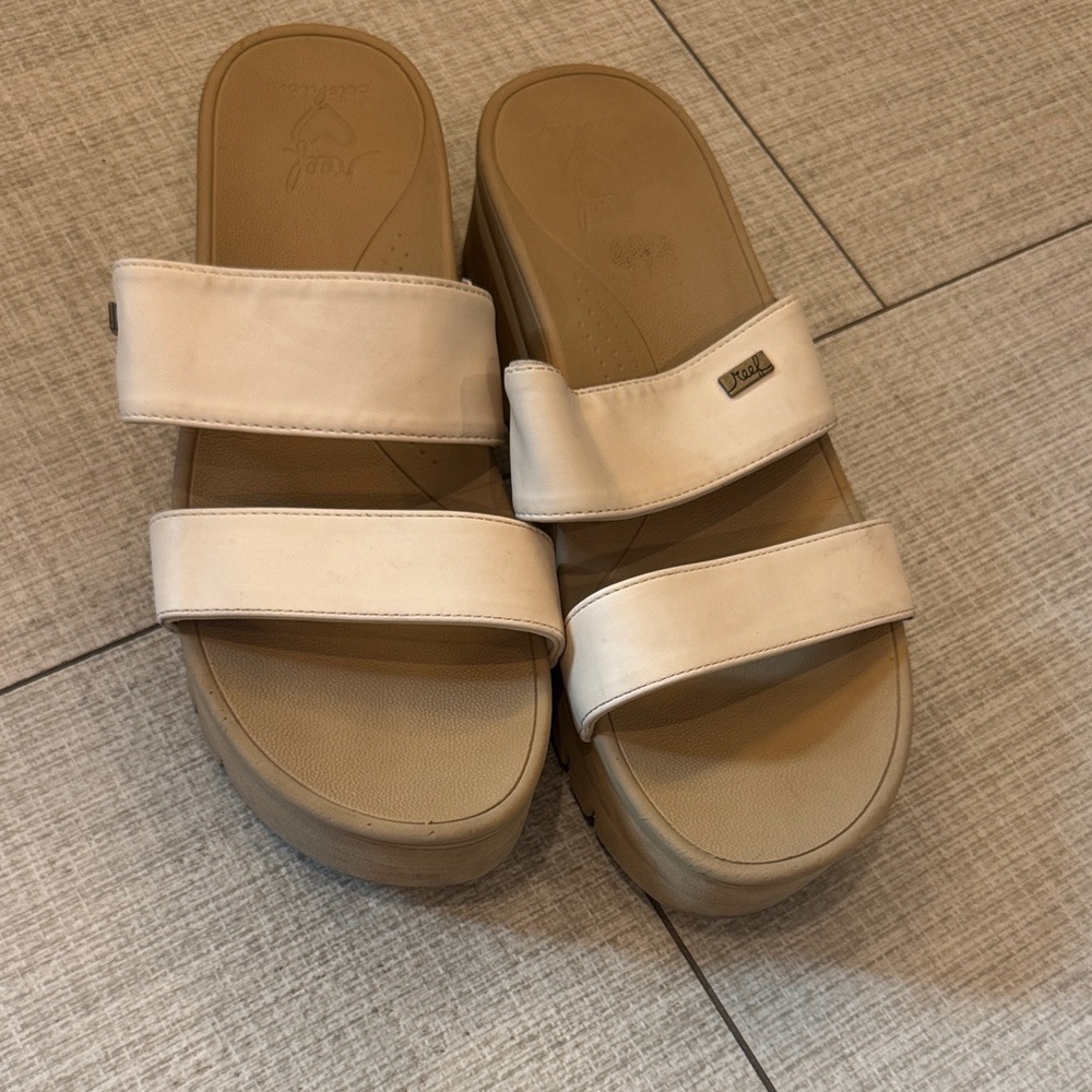 Reef Women's Cream Slide Sandals